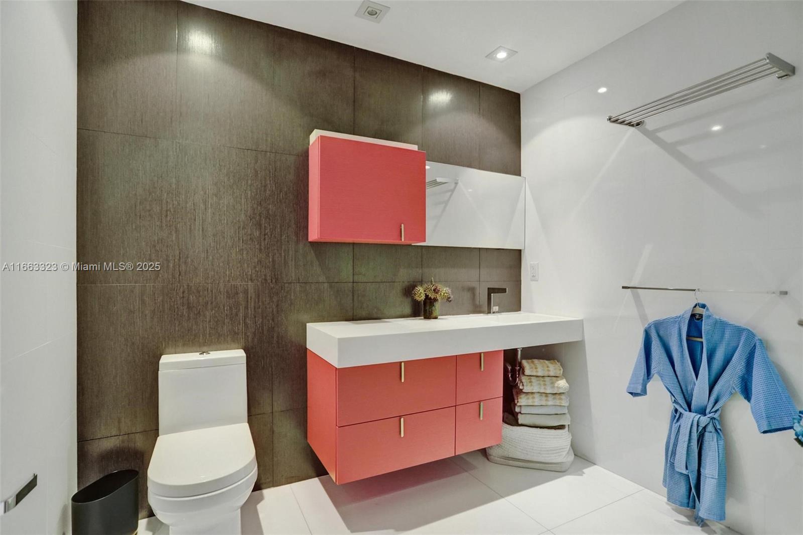 ATLANTIC I AT THE POINT C - Residential