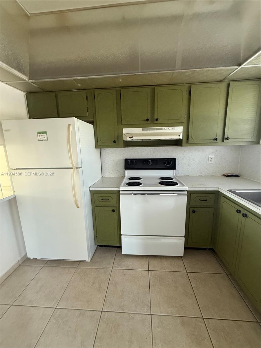 SUNRISE LAKES 36 CONDO - Residential