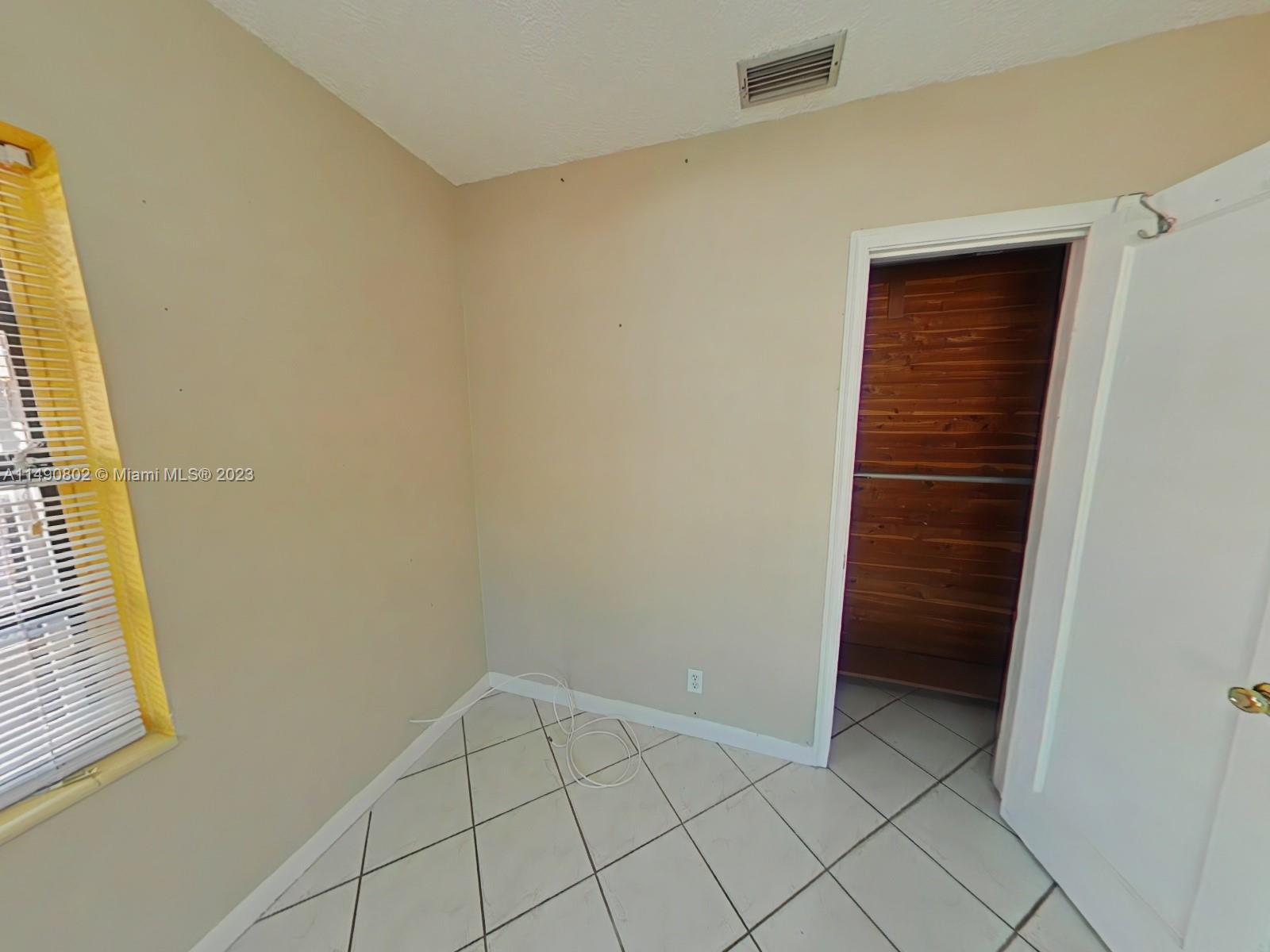 TAMIAMI HIGHLANDS - Residential