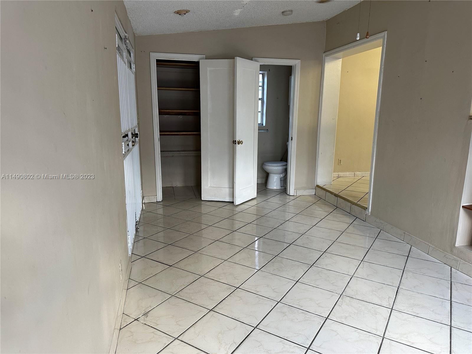 TAMIAMI HIGHLANDS - Residential