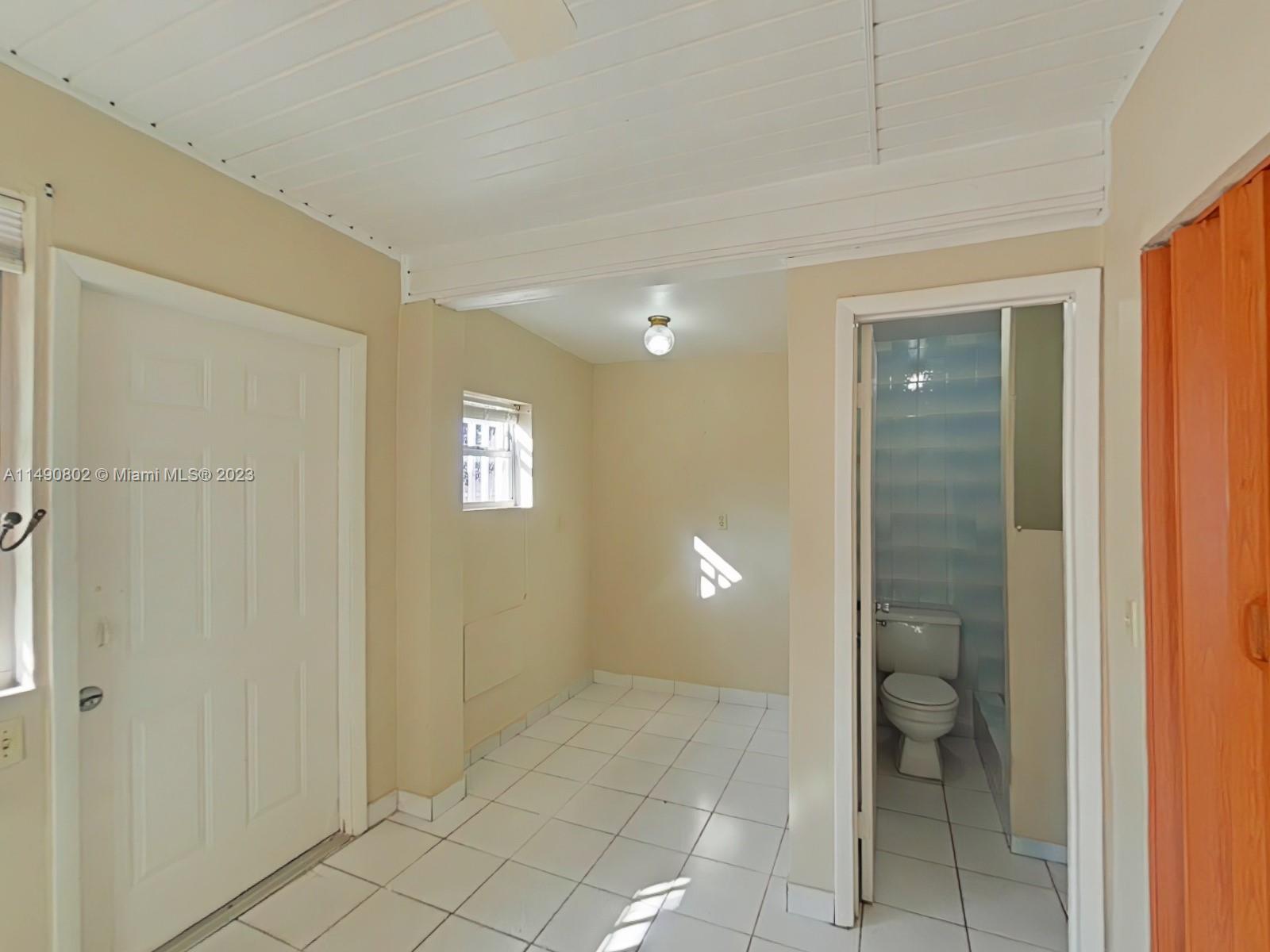 TAMIAMI HIGHLANDS - Residential