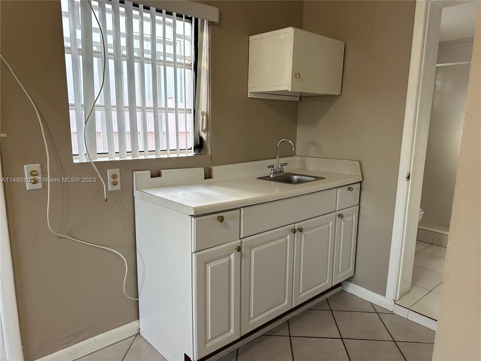 TAMIAMI HIGHLANDS - Residential