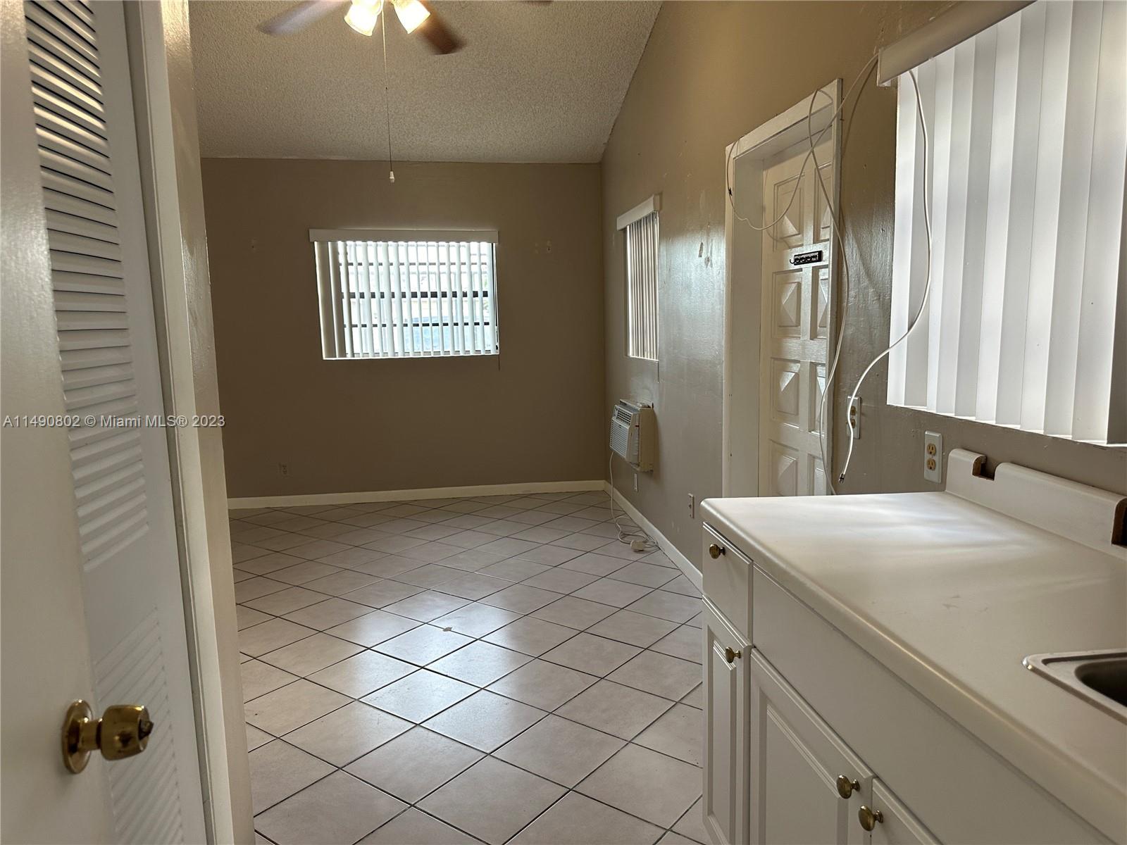 TAMIAMI HIGHLANDS - Residential