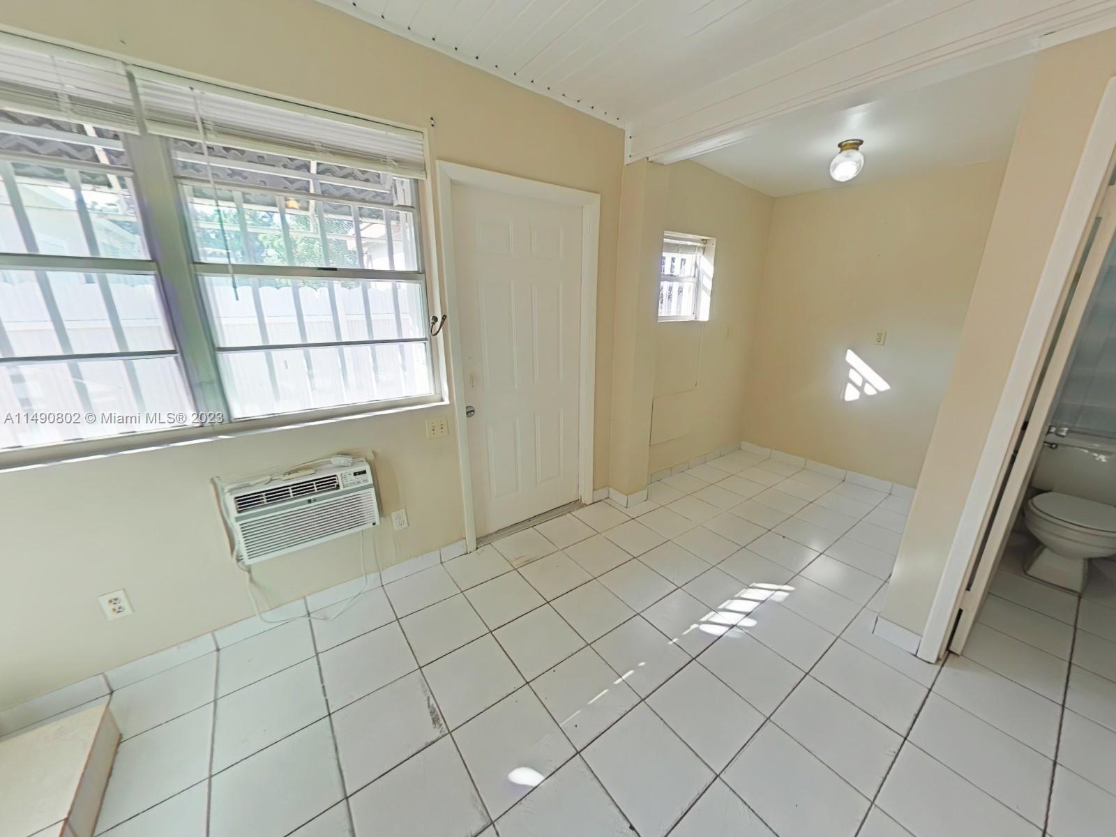 TAMIAMI HIGHLANDS - Residential