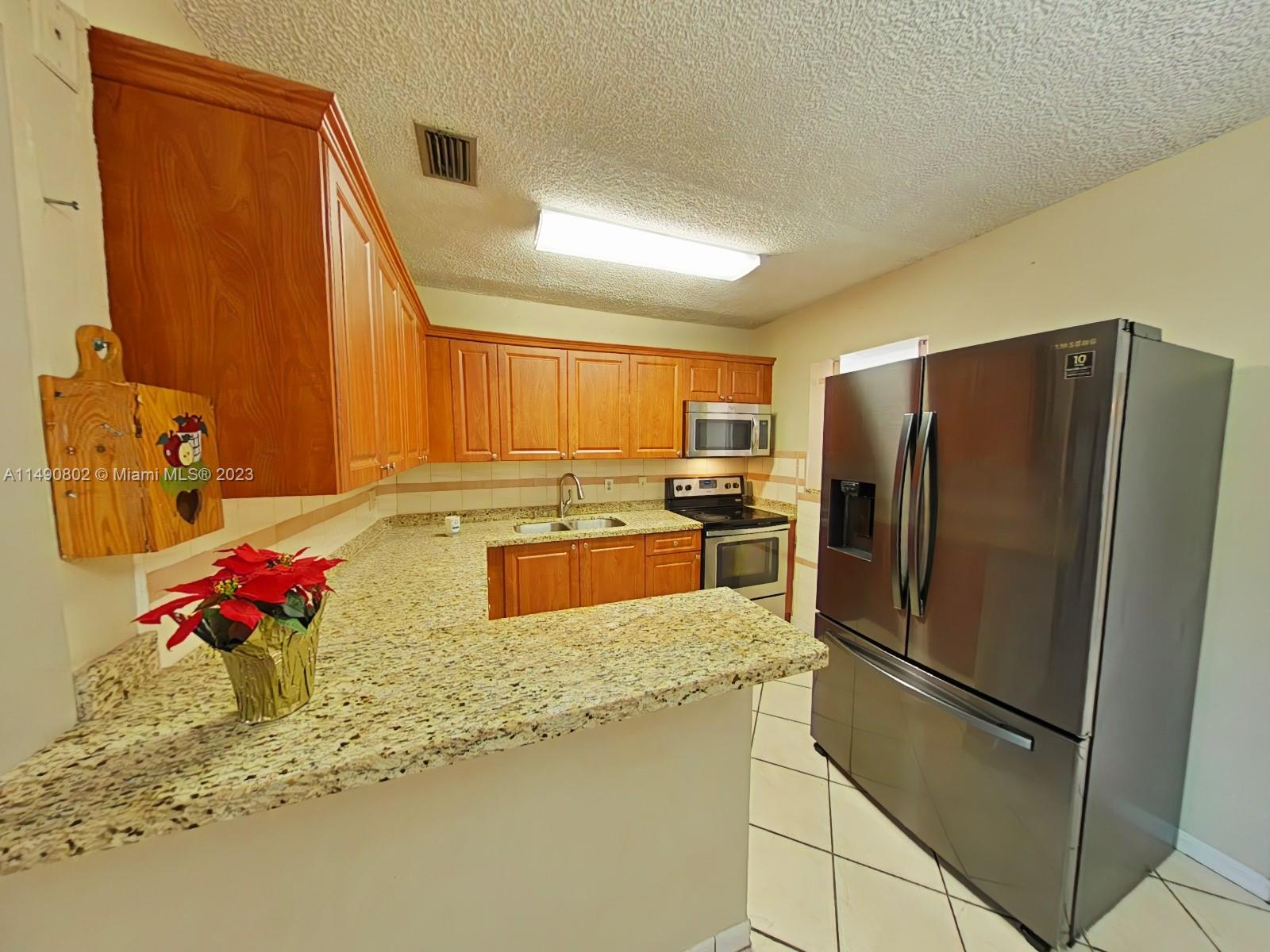 TAMIAMI HIGHLANDS - Residential