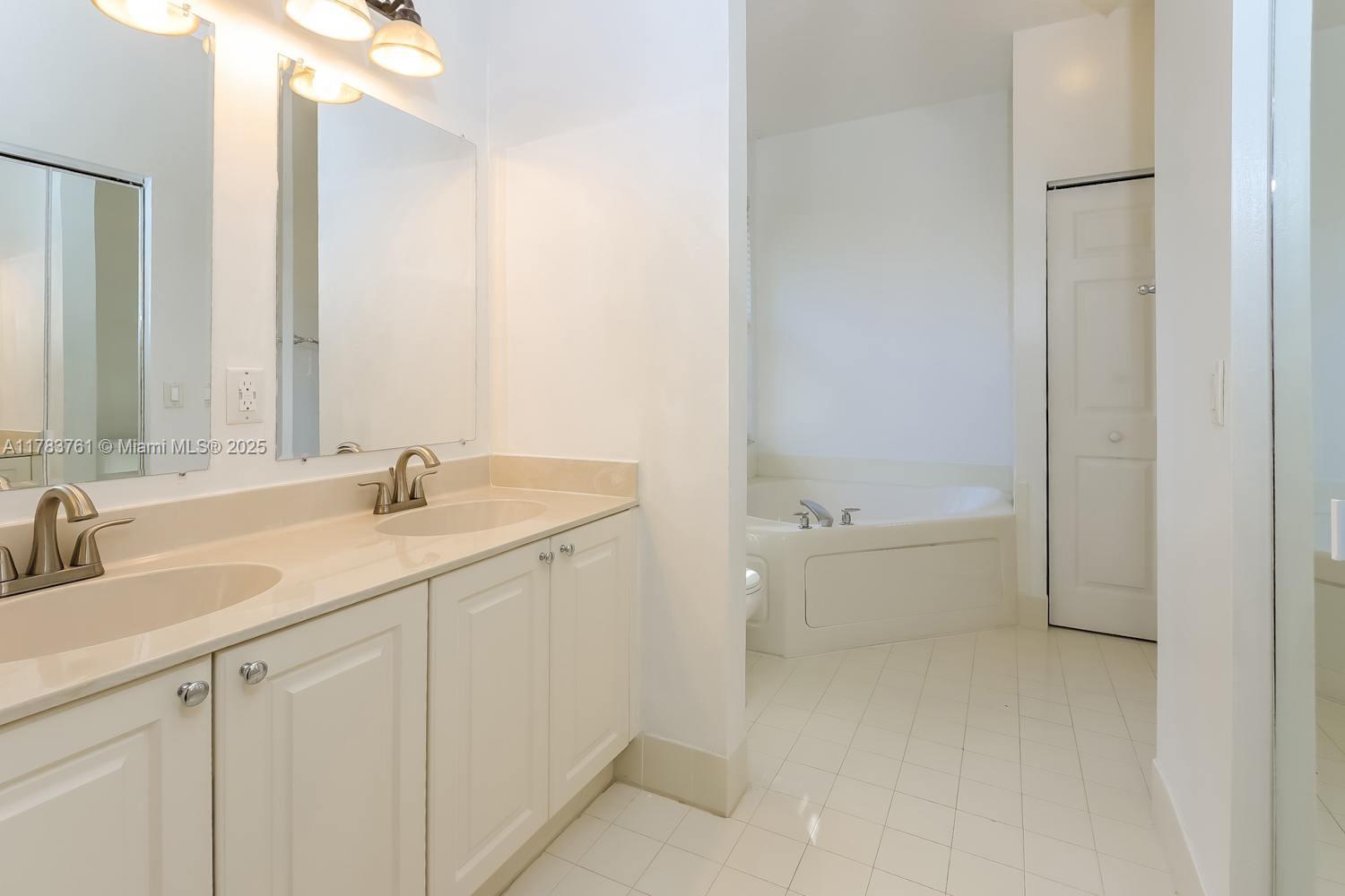CORAL TRACE - Residential Lease