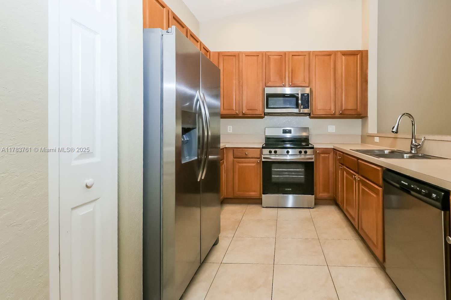 CORAL TRACE - Residential Lease