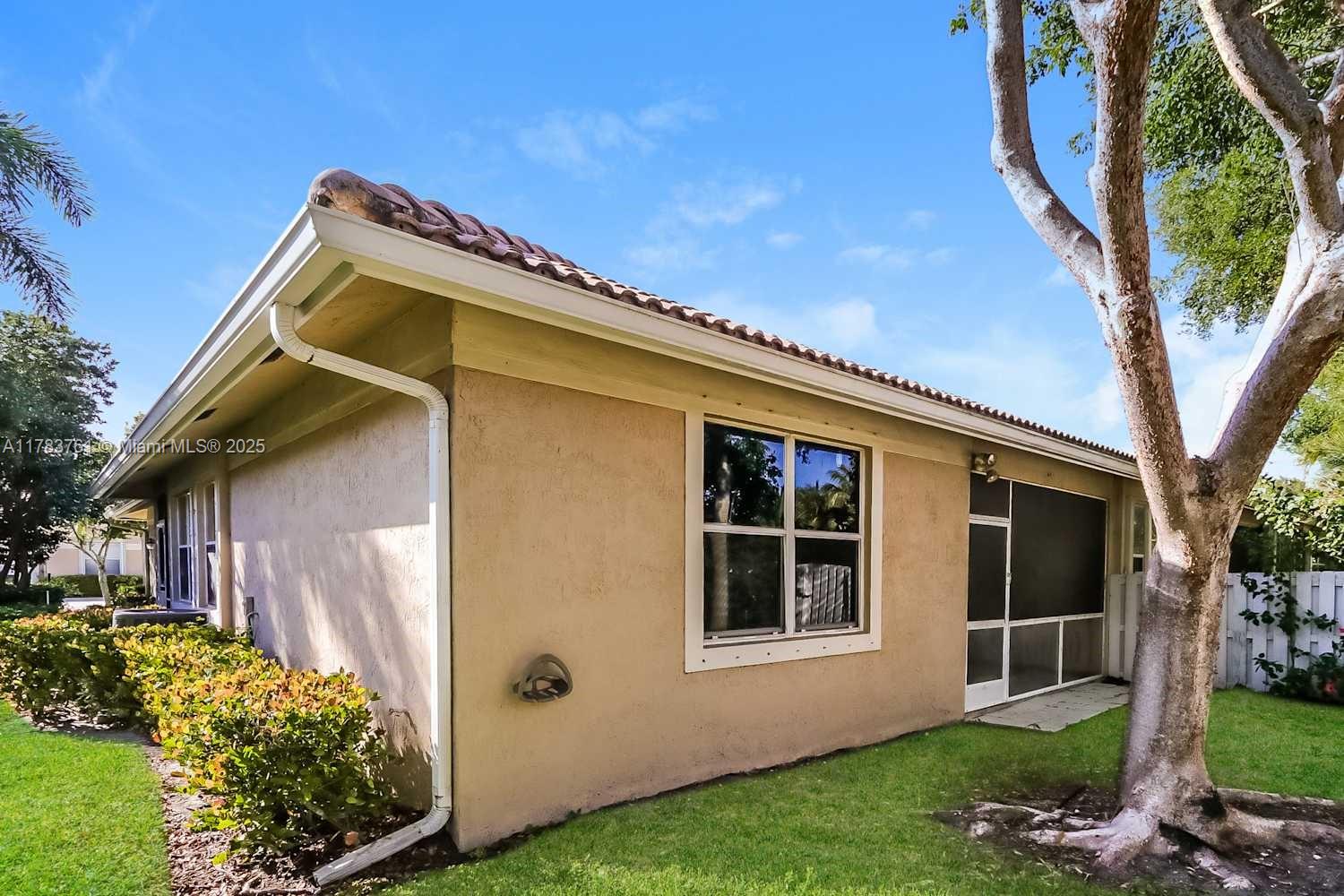 CORAL TRACE - Residential Lease