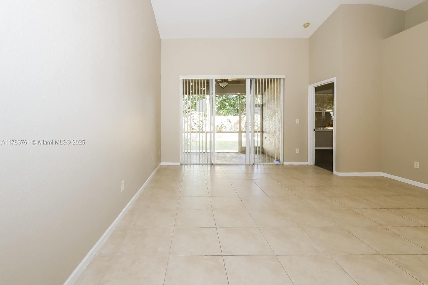 CORAL TRACE - Residential Lease
