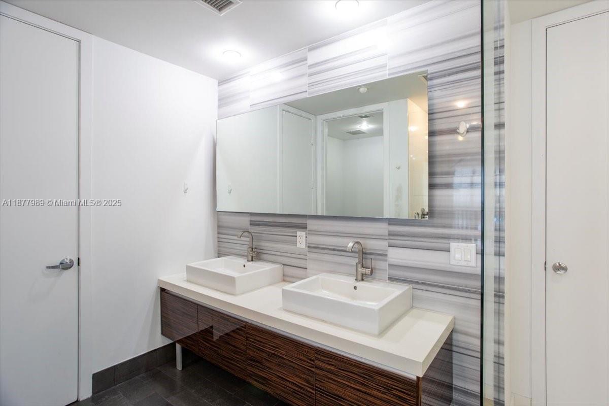 MARQUIS CONDO - Residential Lease