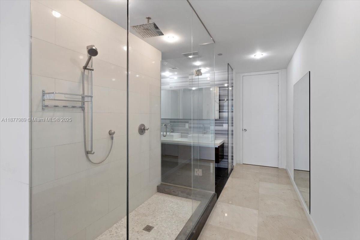 MARQUIS CONDO - Residential Lease