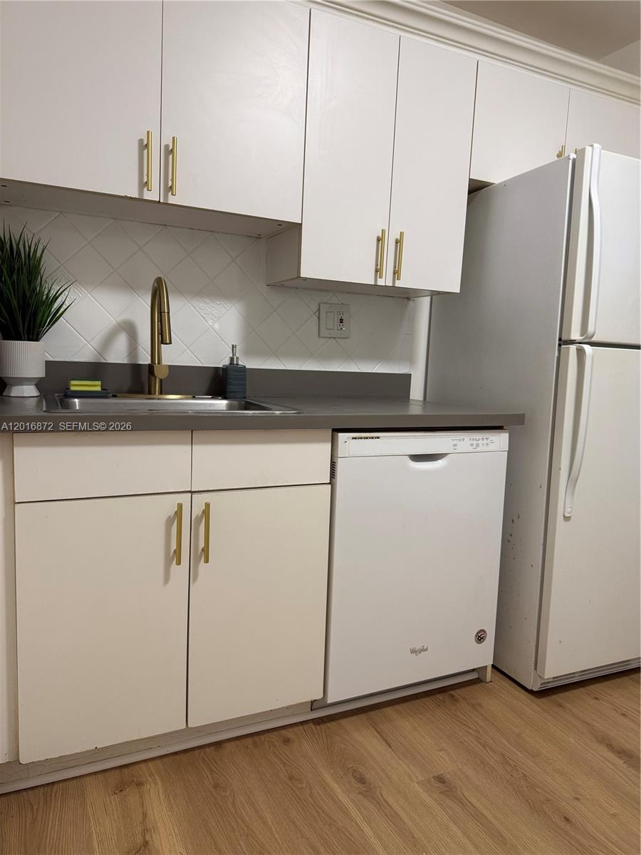 OAKBROOK IV V VI VII COND - Residential