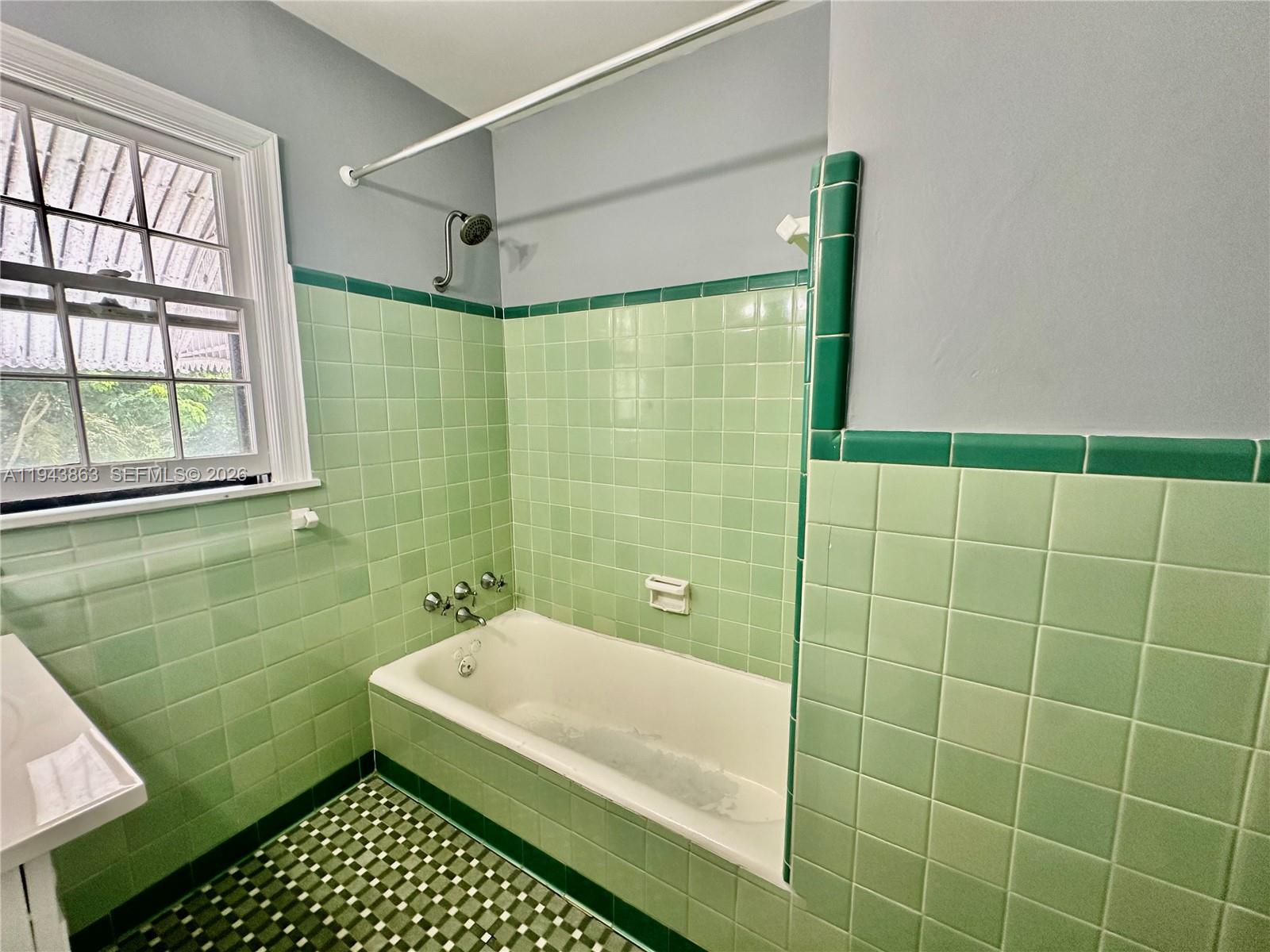 BAYVIEW ACRES - Residential Lease