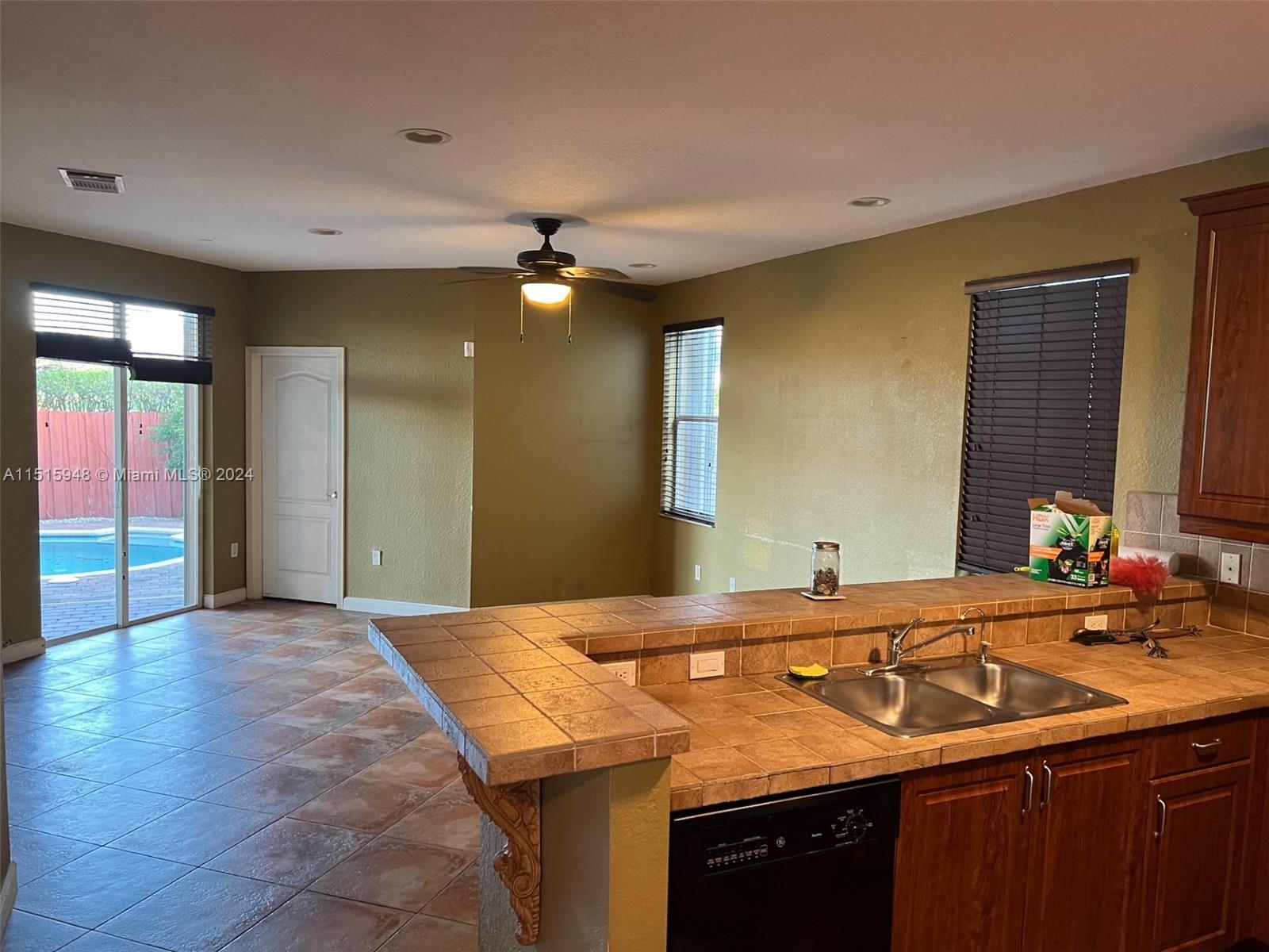 CRESTVIEW LAKES 2ND ADDN - Residential