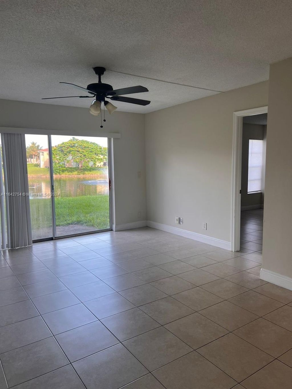 Photo of 925 Twin Lakes Dr #3-B, Coral Springs, FL 33071 (MLS # A11642754)