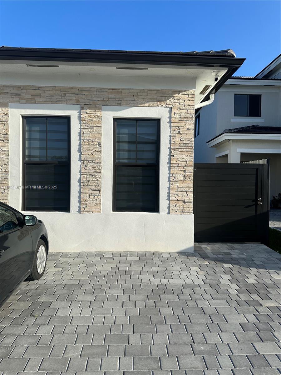 J G HEADS FARMS SUB - Residential Lease
