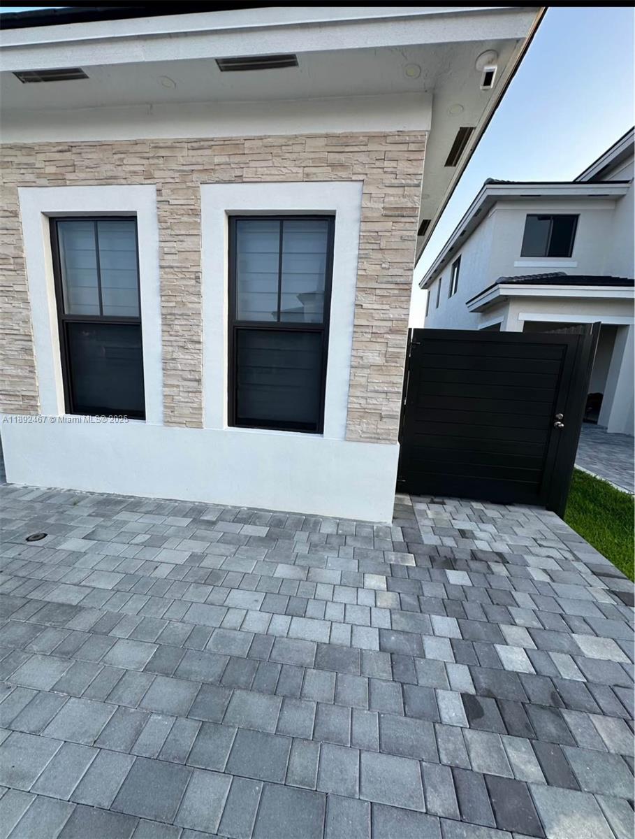 J G HEADS FARMS SUB - Residential Lease