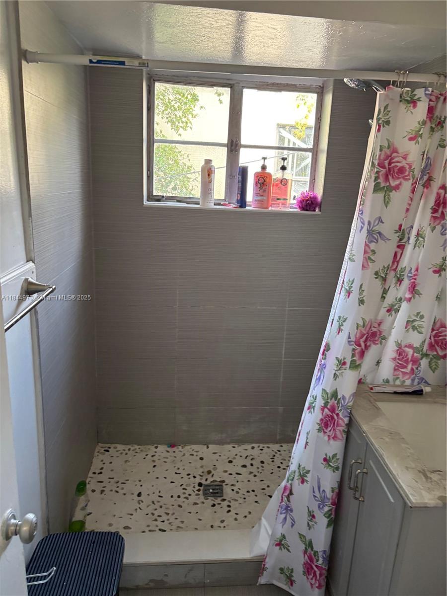 LYNDALE ADDN - Residential Income