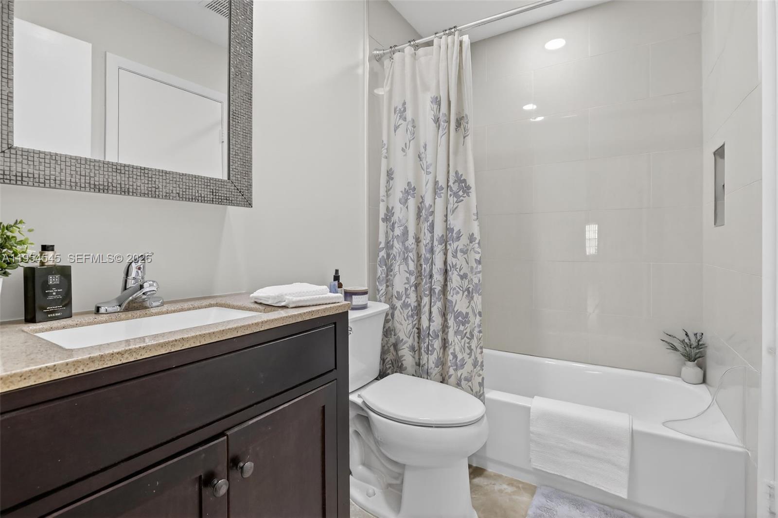 Country Isles Patio Homes - Residential