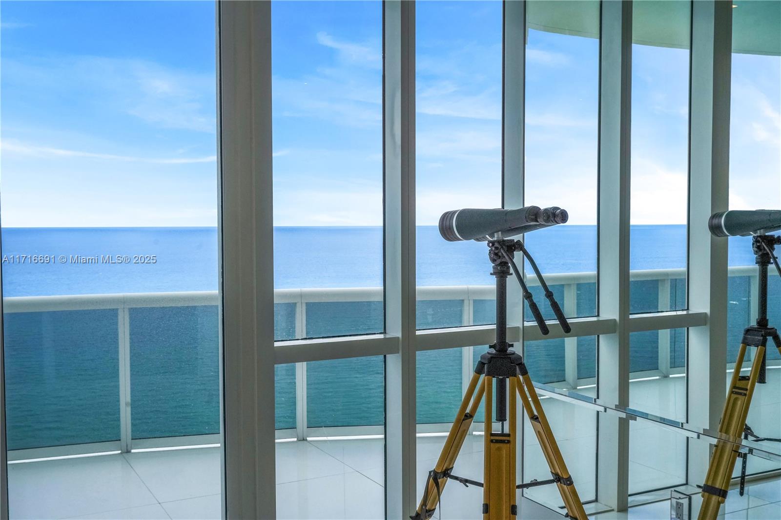 TDR TOWER III CONDO - Residential
