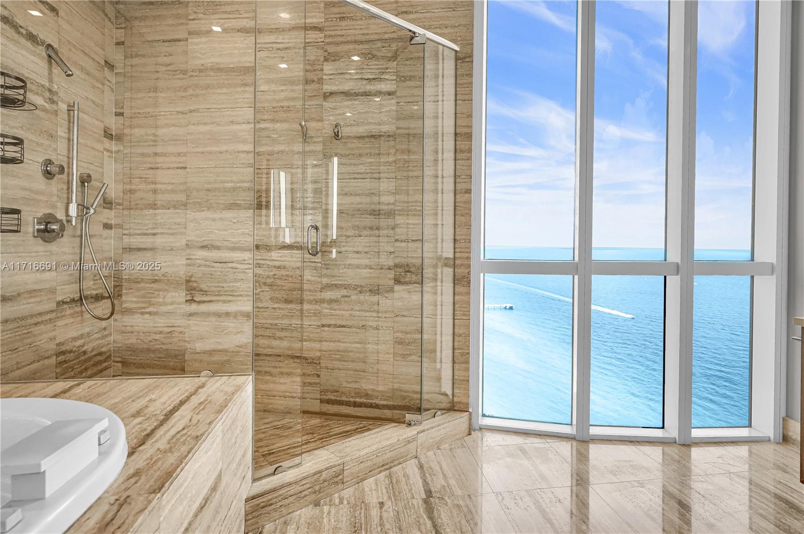 TDR TOWER III CONDO - Residential