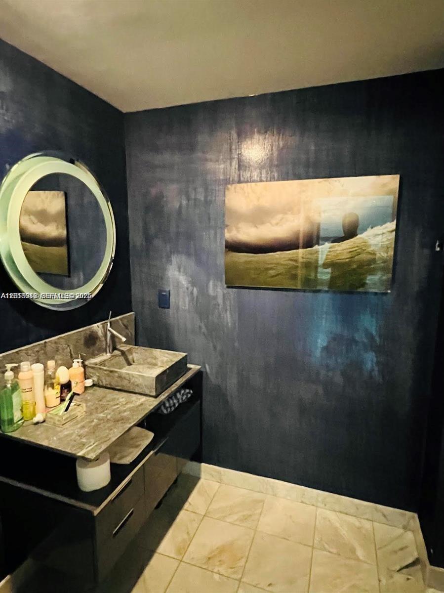 REGATTA AT INDIAN CREEK C - Residential