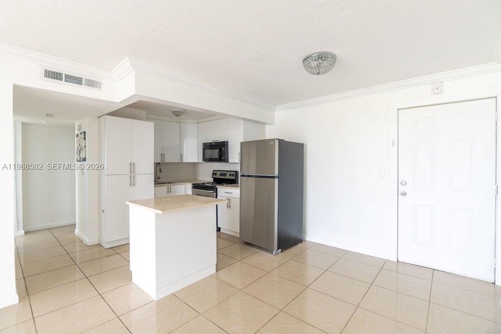 LISETTE CONDO - Residential