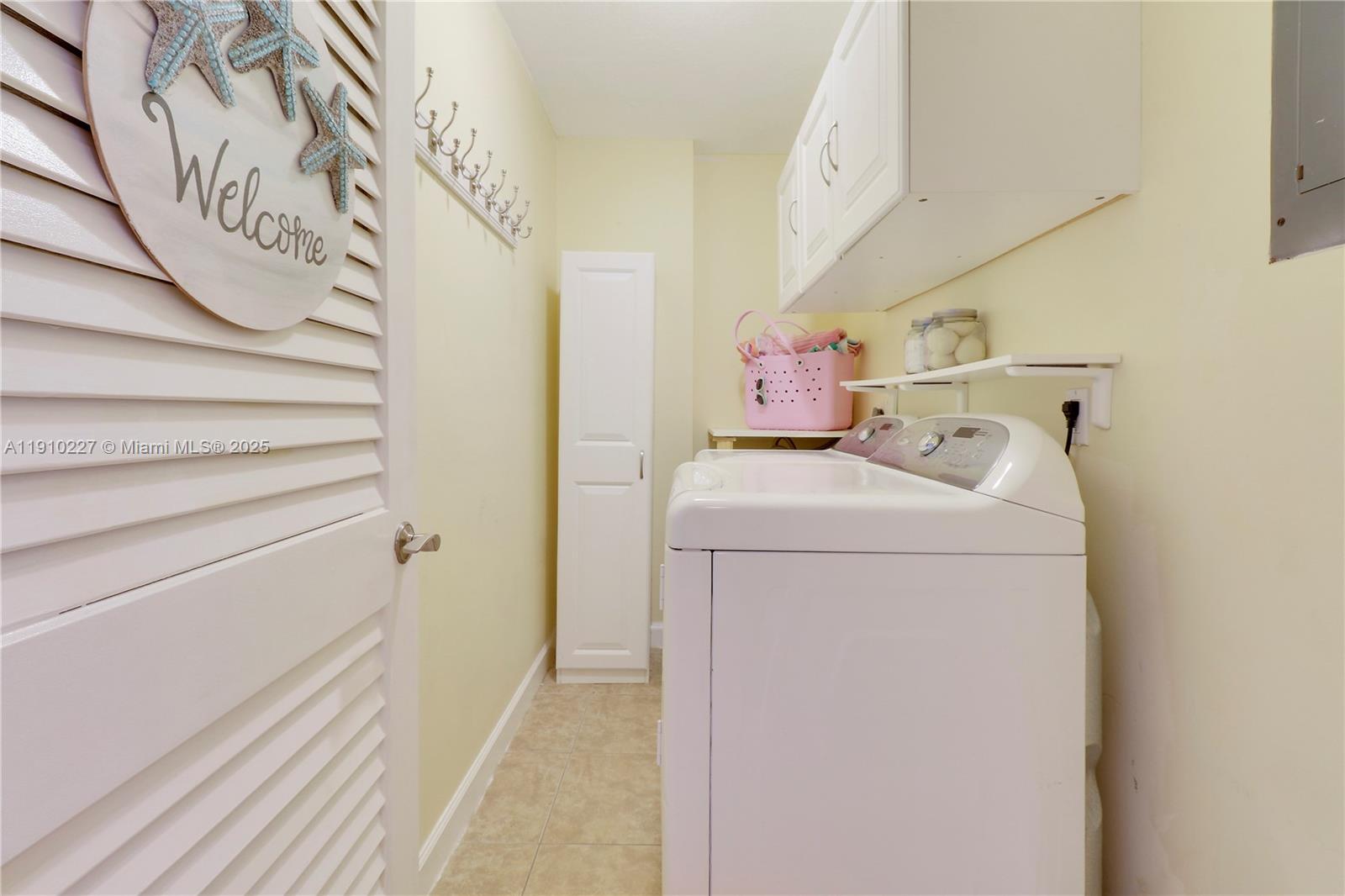 ISLAND CLUB - Residential