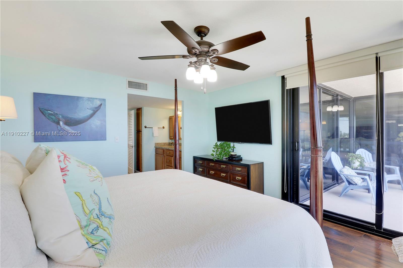 ISLAND CLUB - Residential