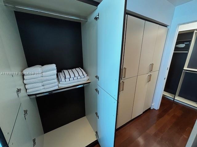 900 BISCAYNE BAY CONDO - Residential Lease