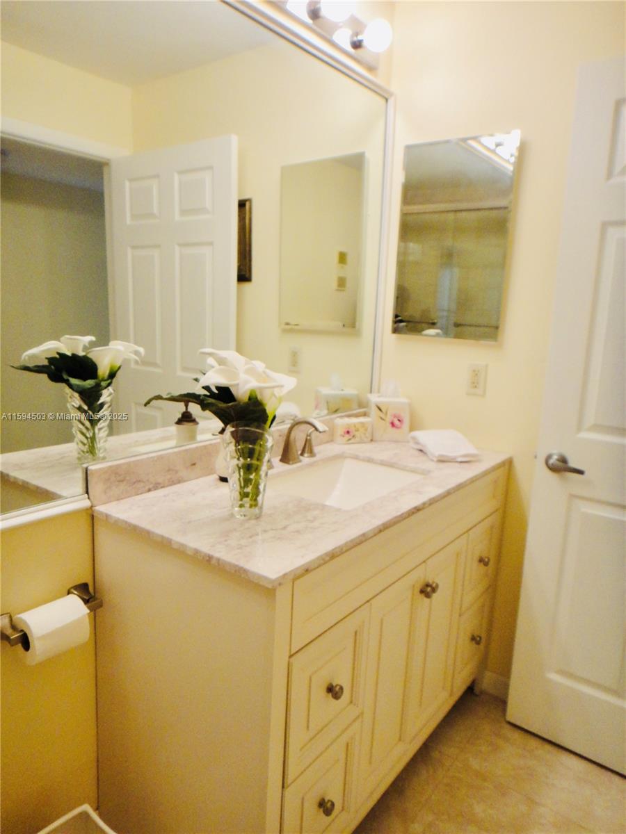 DUNBAR WOODS CONDO I II A - Residential Lease