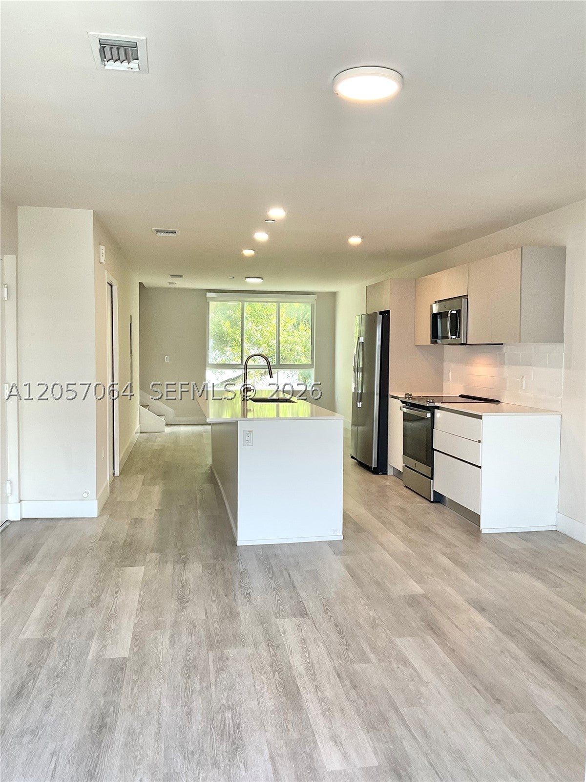 2555 NE 193rd St 2206