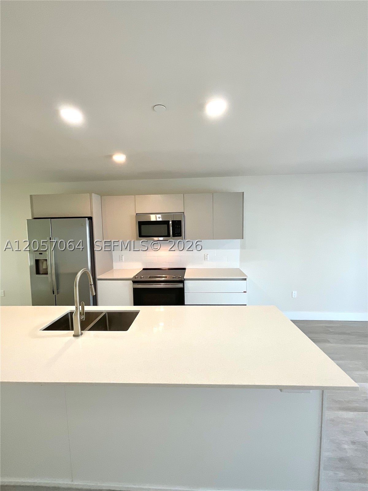 2555 NE 193rd St 2206