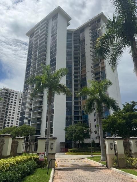 TOWER AT BISCAYNE COVE CO - Residential