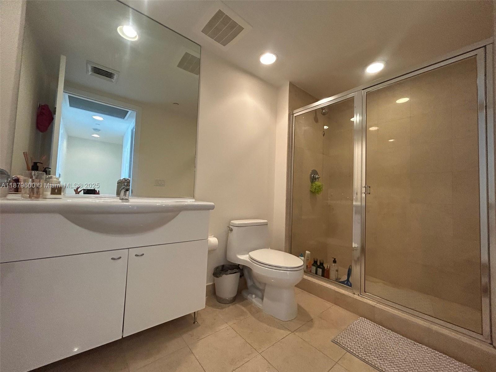 BEACH CLUB THREE CONDO - Residential Lease