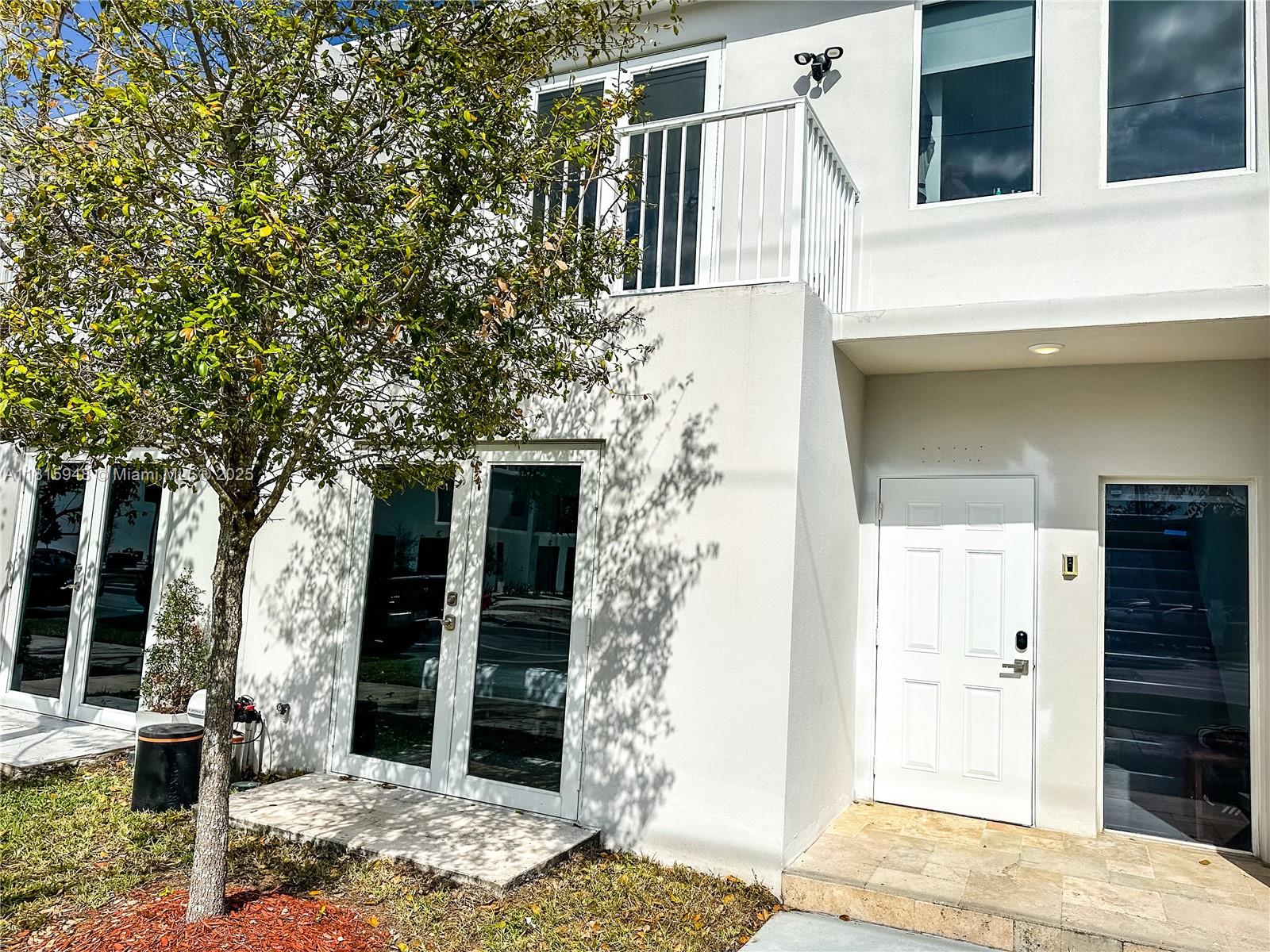 Property for Sale at 14467 Sw 260th St, Homestead, Miami-Dade County, Florida - Bedrooms: 4 
Bathrooms: 4  - $419,000