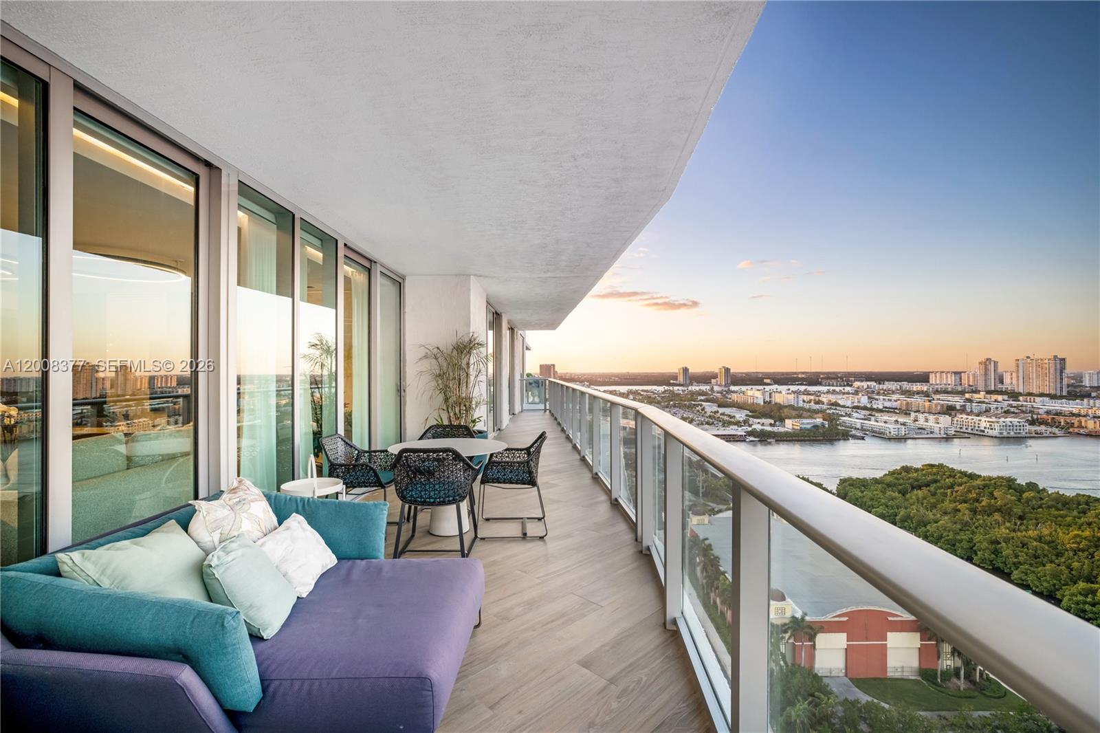 PARQUE TOWERS CONDO - Residential