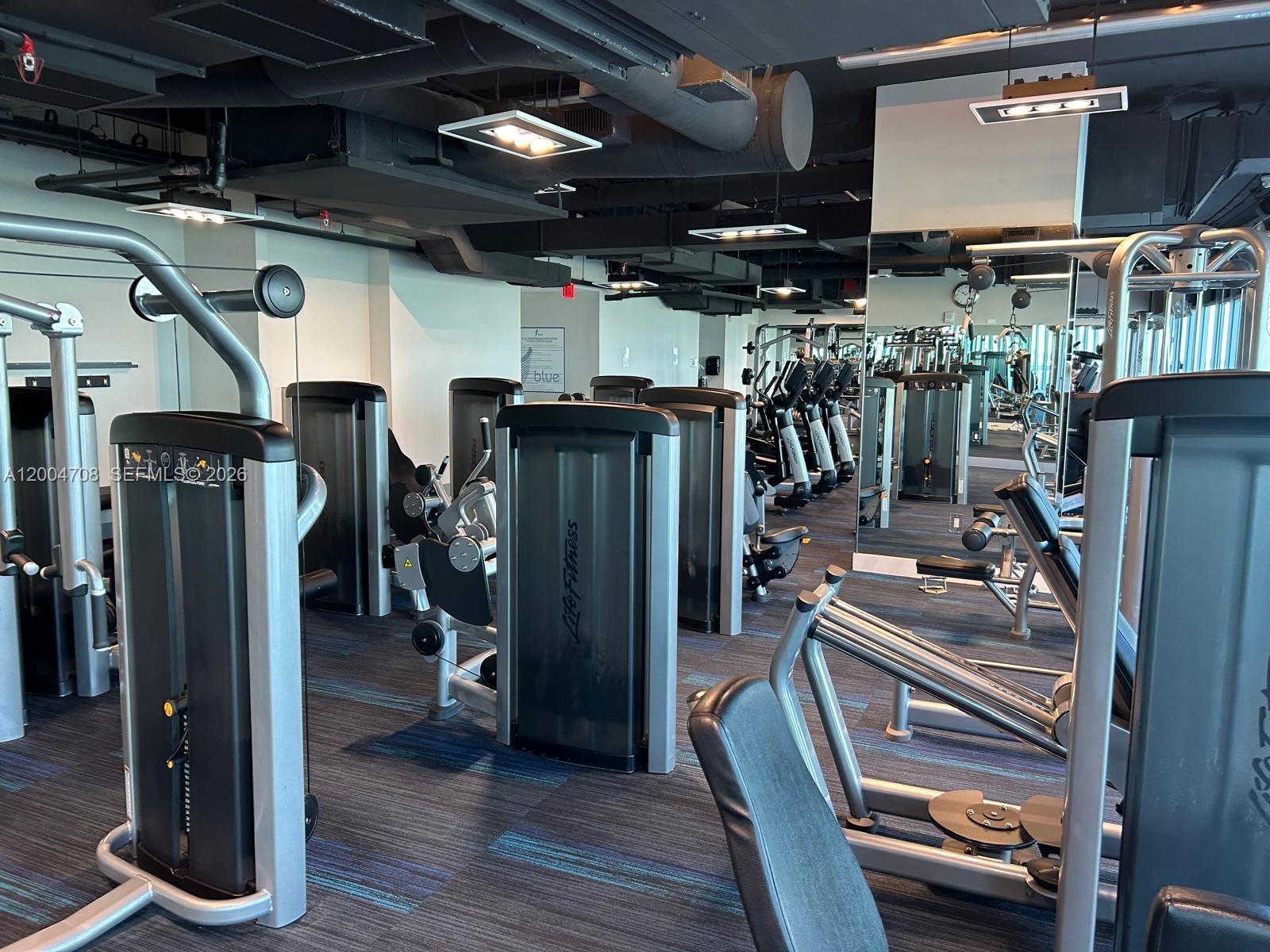 BLUE CONDO - Residential