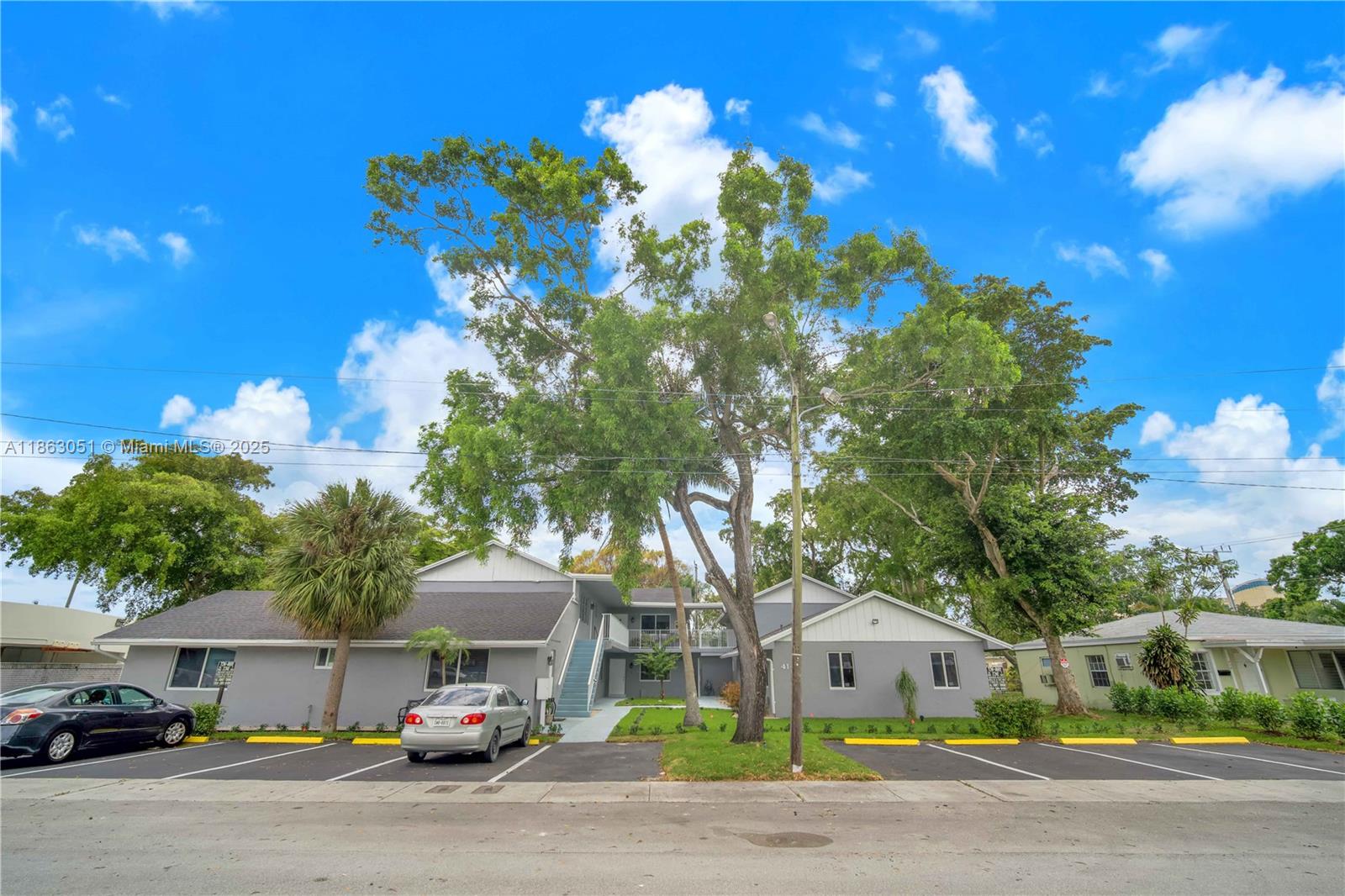 Stylish apartment with abundant natural light, nestled in one of Fort Lauderdale's most coveted neighborhoods. Enjoy serenity amidst lush greenery, just steps away from major thoroughfares: a mere 50 meters from A1, 8 minutes from I-595, and downtown Las Olas, with the beach a mere 10 minutes away. This exceptional unit is part of an enclave of only 8 residences, where internal guidelines foster a harmonious and tranquil living environment for all residents. Brand new appliances. Community amenities include a fully-equipped laundry facility with washer and dryer.
