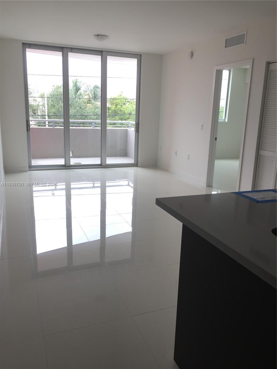 GRAND BAY COMMONS SOUTH - Residential