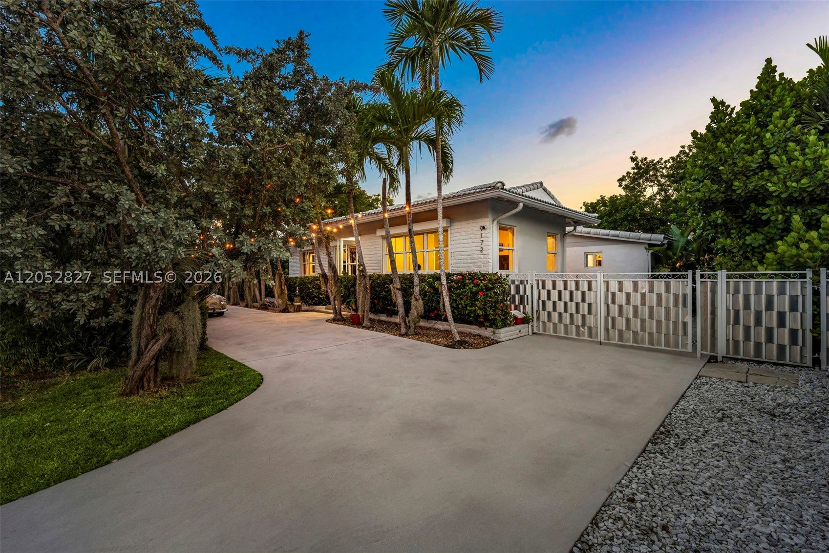9172 Carlyle Ave