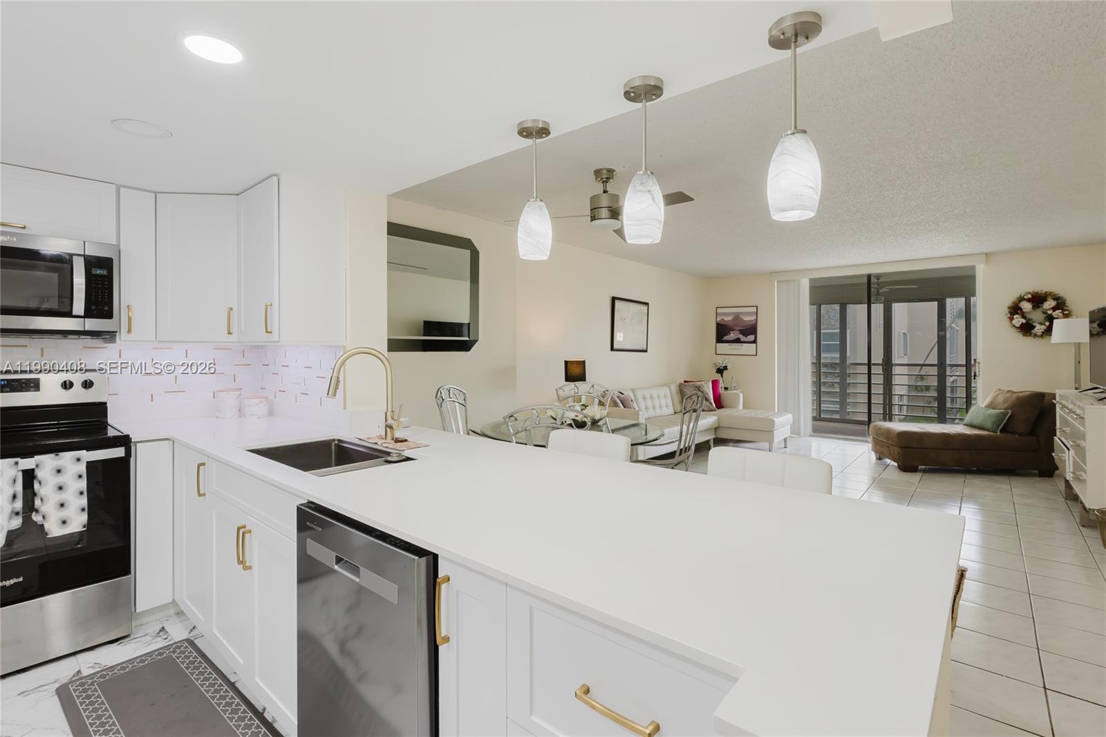 MEADOWBROOK LAKES CONDO - Residential