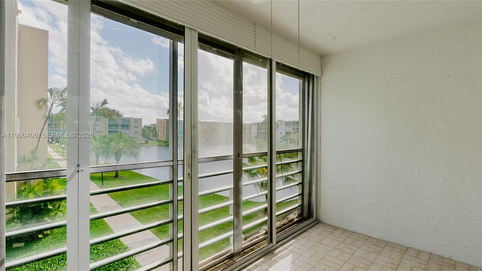 MEADOWBROOK LAKES CONDO - Residential