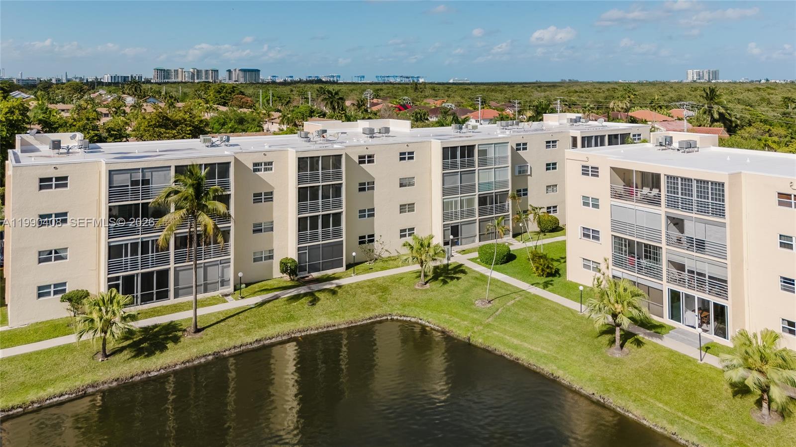 MEADOWBROOK LAKES CONDO - Residential