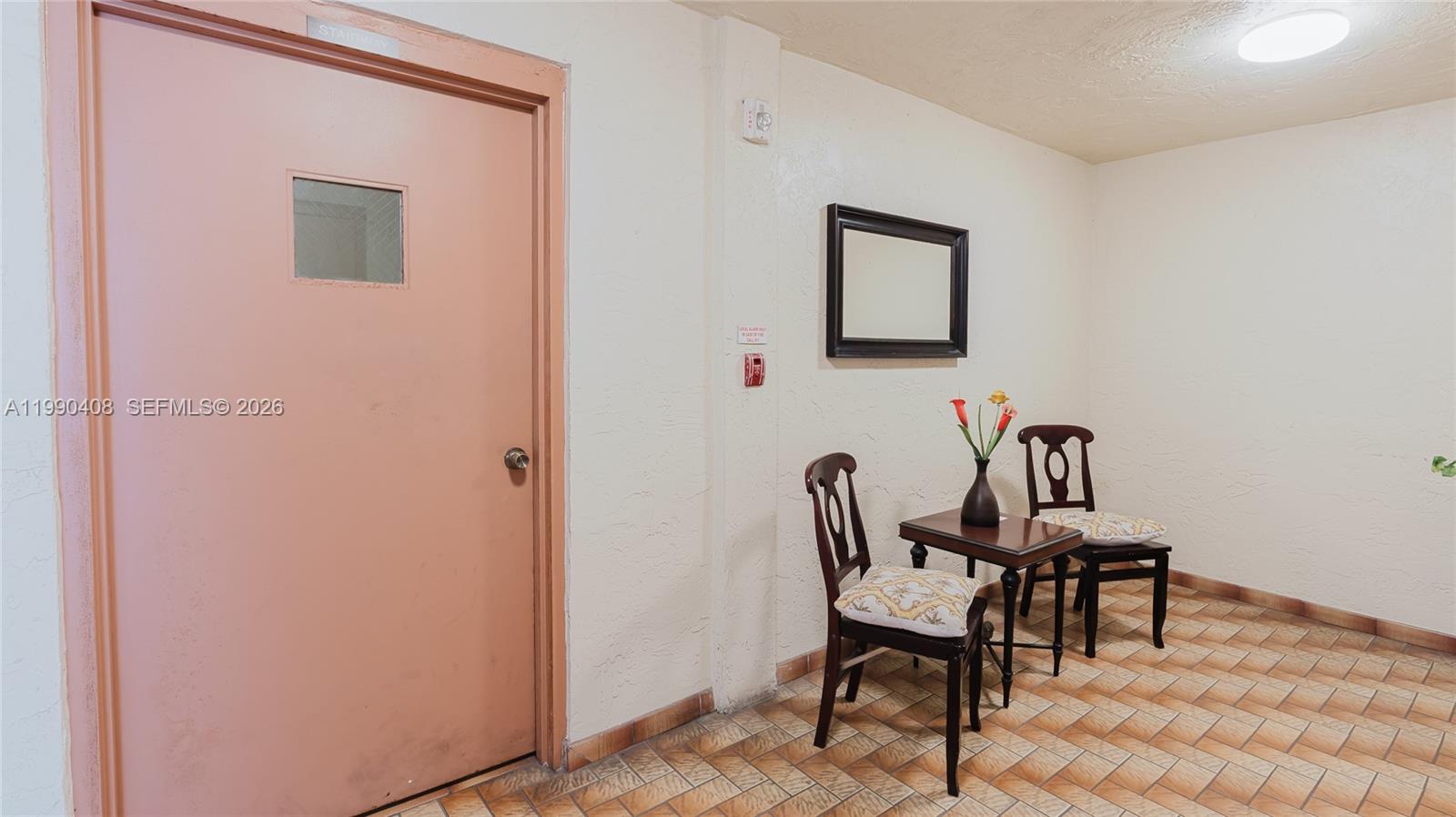 MEADOWBROOK LAKES CONDO - Residential