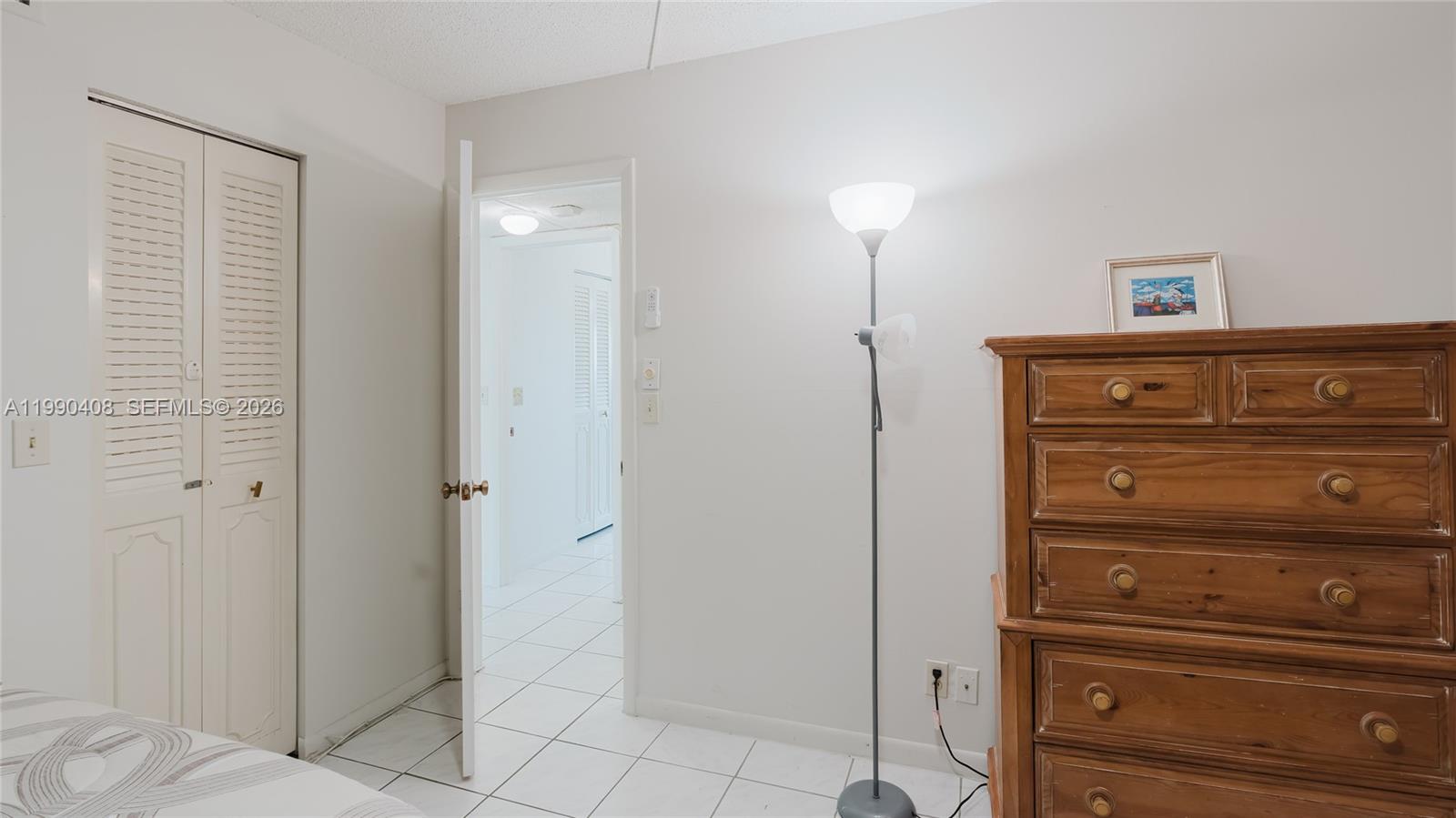 MEADOWBROOK LAKES CONDO - Residential