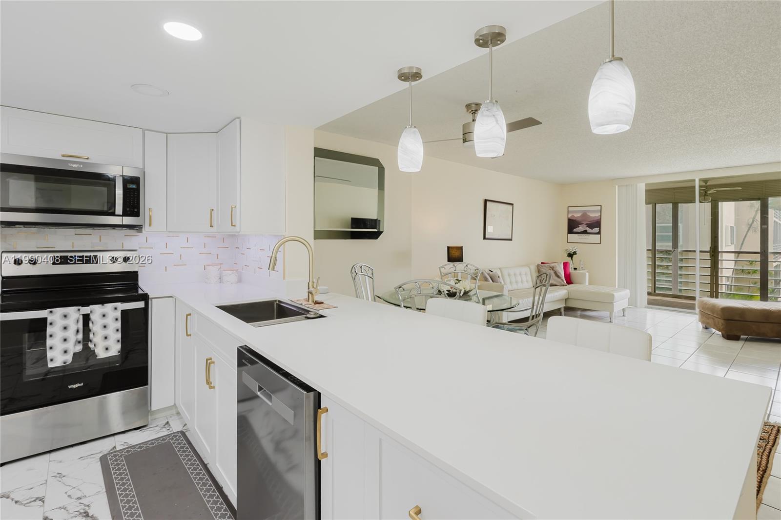 MEADOWBROOK LAKES CONDO - Residential