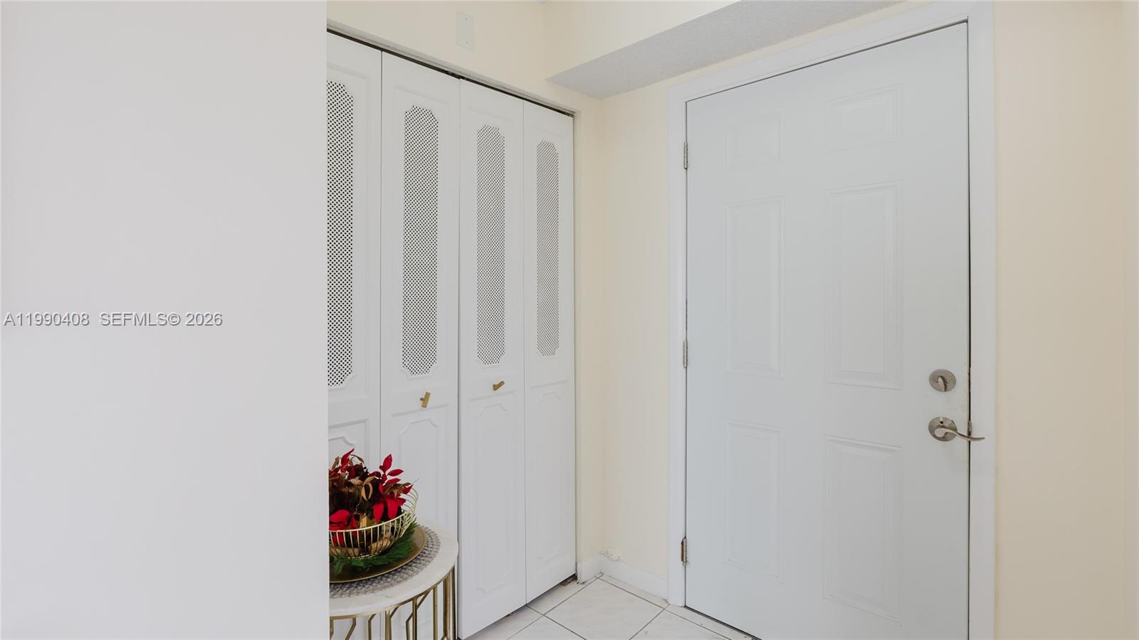 MEADOWBROOK LAKES CONDO - Residential