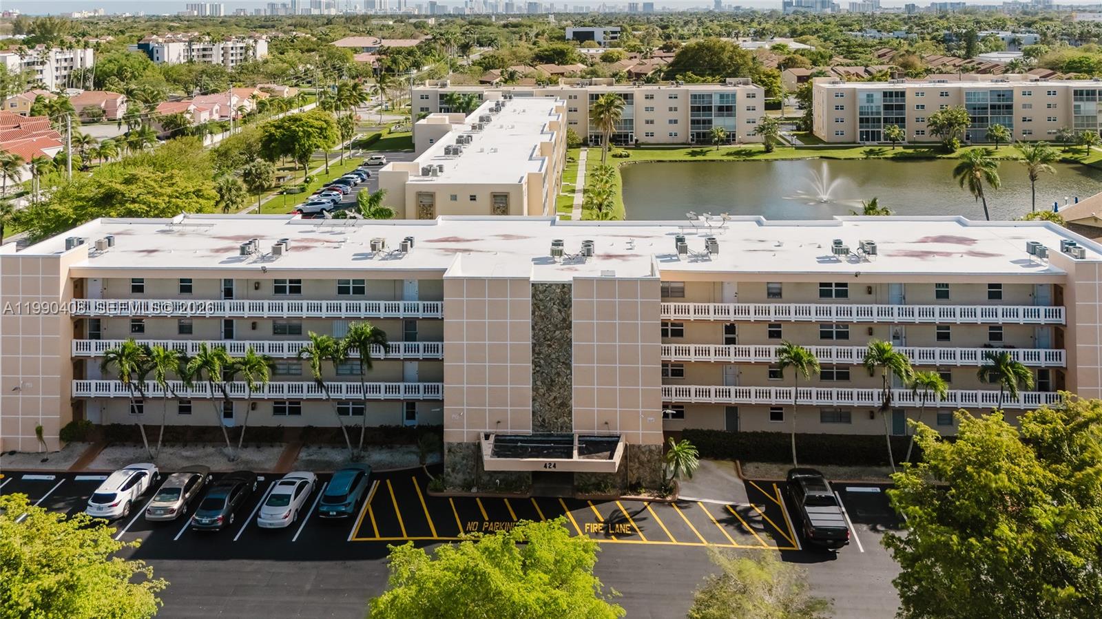 MEADOWBROOK LAKES CONDO - Residential