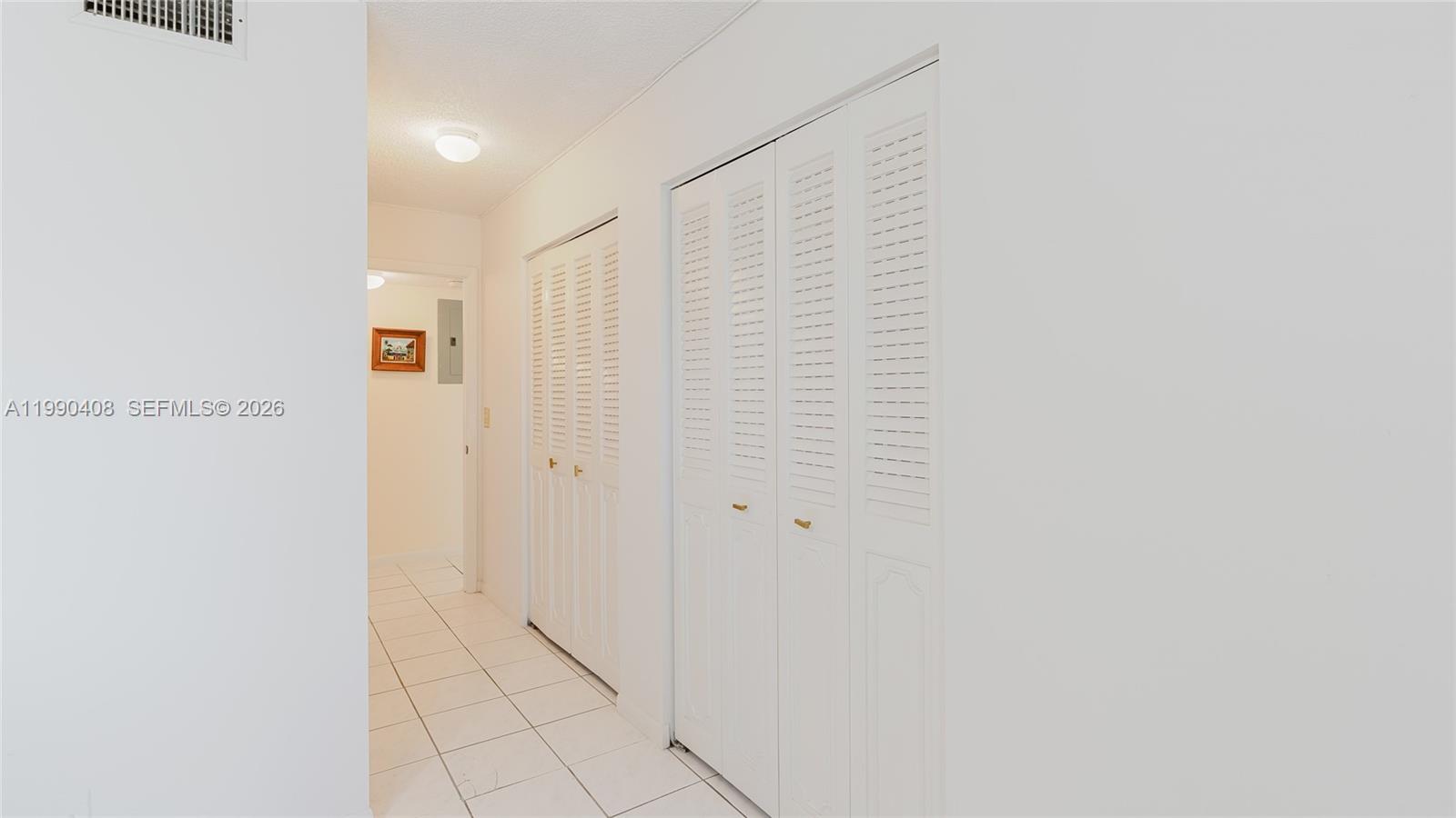 MEADOWBROOK LAKES CONDO - Residential